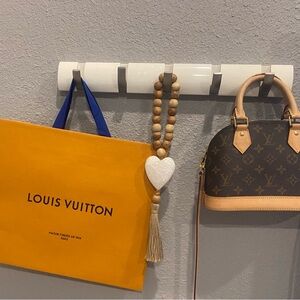 Gorgeous Louis Vuitton Purse 
So cute -!!